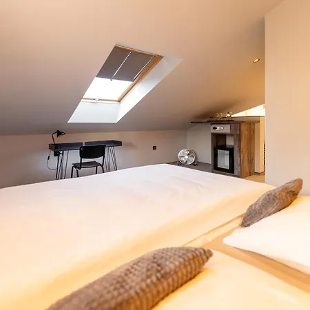 Padre Boutique 3* اوسترافا