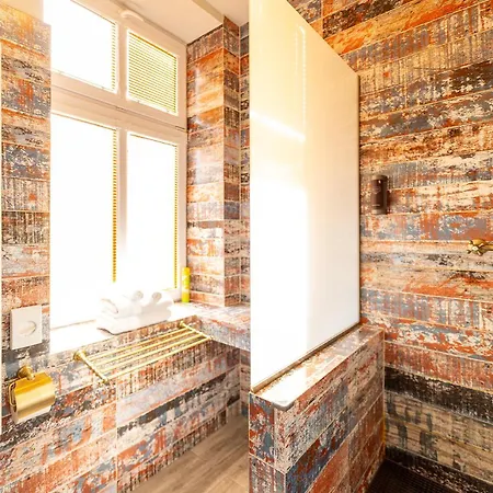 Padre Boutique 3* اوسترافا