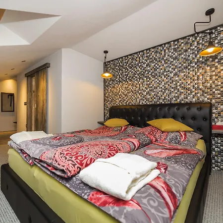 Padre Boutique Готель